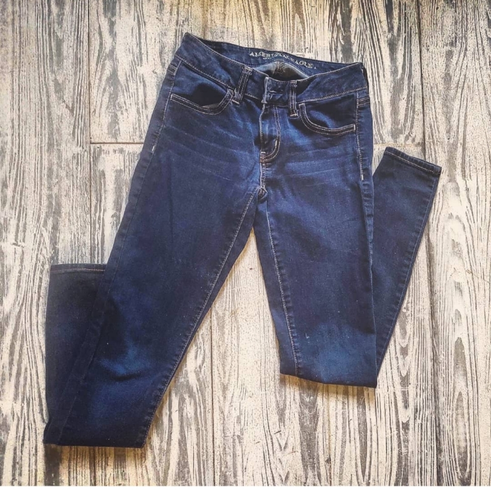 2 pair AE jeans